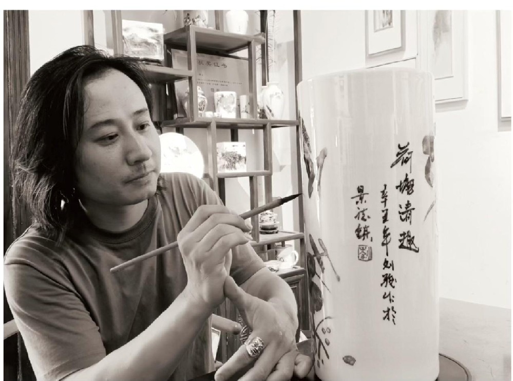 劉駿（國(guó)瓷紅葉畫(huà)院副秘書(shū)長(zhǎng)）